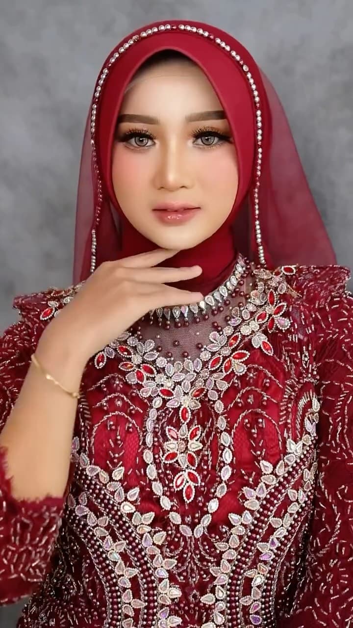 Wedding makeup — kebaya merah