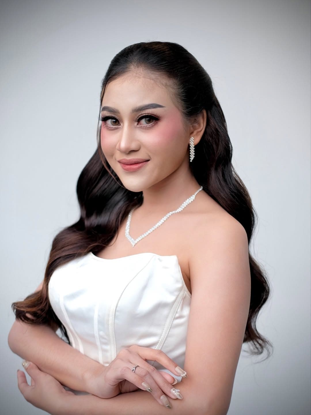 Engagement makeup — close up